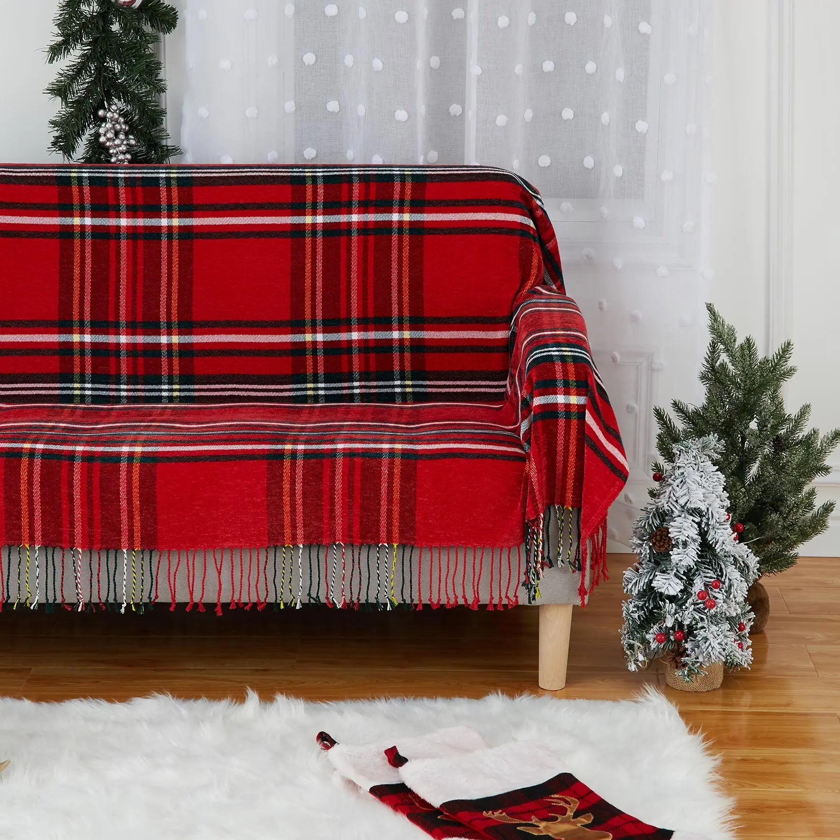 Christmas Plaid Chenille Throw Blanket – Red & Green