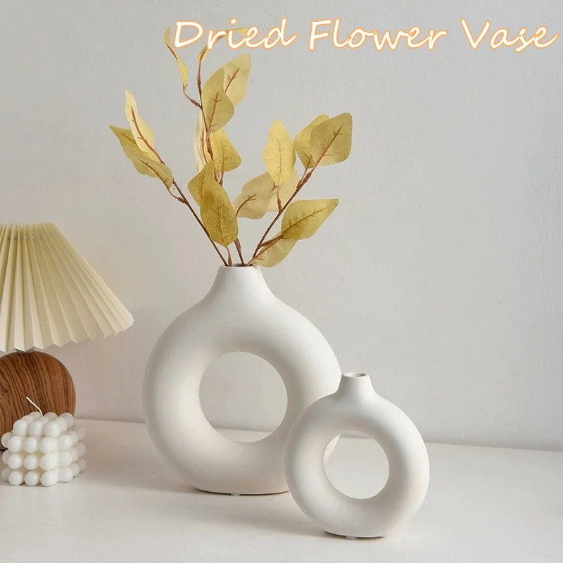 Imitation Ceramic Donut Vase – White Decorative Flower Holder for Modern Decor
