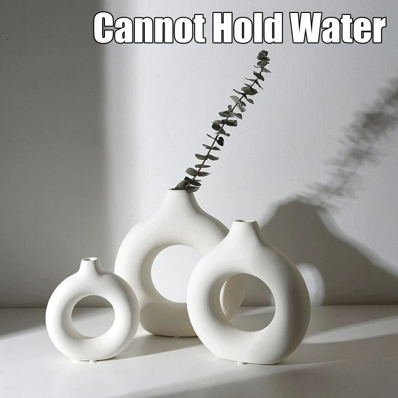Imitation Ceramic Donut Vase – White Decorative Flower Holder for Modern Decor