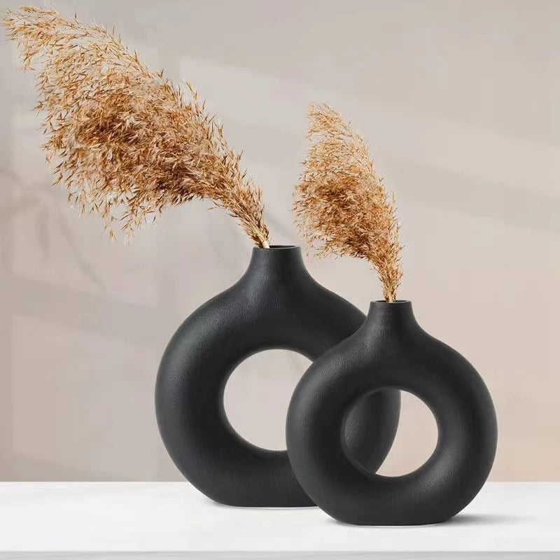 Imitation Ceramic Donut Vase – White Decorative Flower Holder for Modern Decor