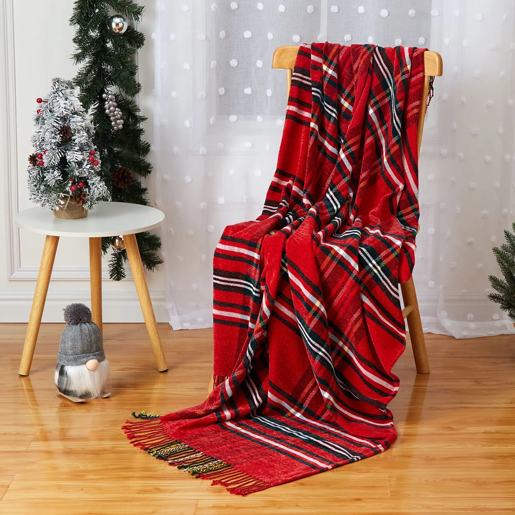 Christmas Plaid Chenille Throw Blanket – Red & Green