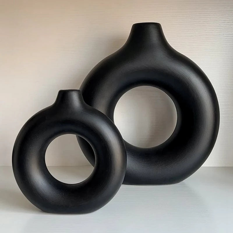 Imitation Ceramic Donut Vase – White Decorative Flower Holder for Modern Decor