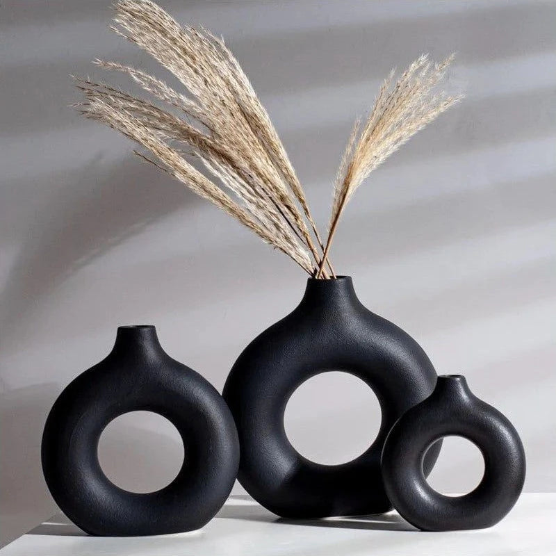 Imitation Ceramic Donut Vase – White Decorative Flower Holder for Modern Decor